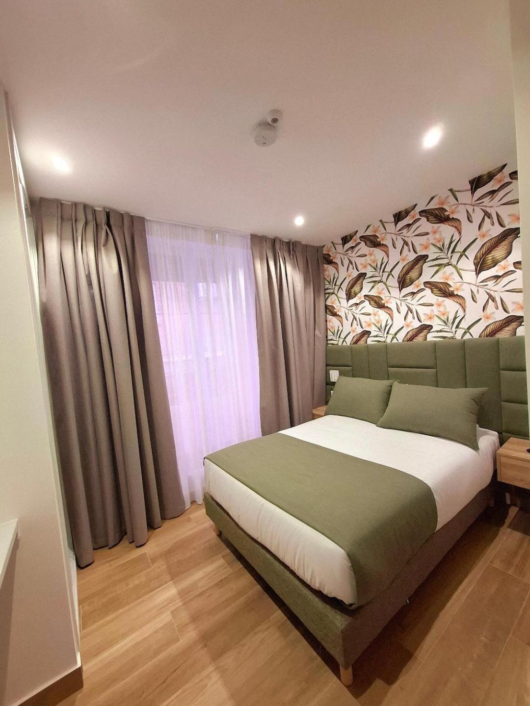 Hostal San Blas Madrid Exterior foto